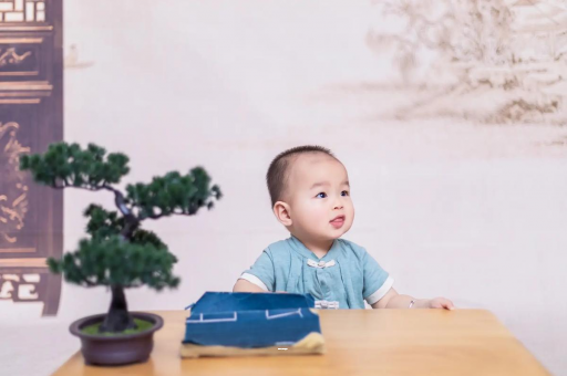 雅安宝宝什么时候攒肚